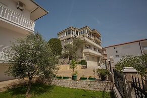 Apartments Tati