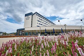 Crowne Plaza Reading by IHG