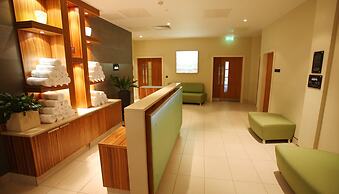 Crowne Plaza Reading by IHG