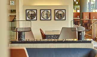 Crowne Plaza Reading by IHG