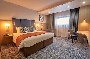 Crowne Plaza Reading by IHG