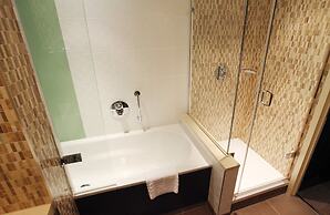 Crowne Plaza Reading by IHG