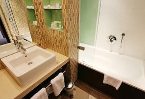 Crowne Plaza Reading by IHG