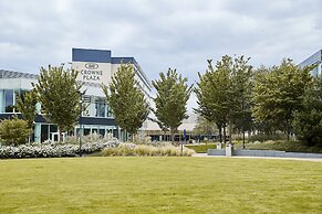 Crowne Plaza Reading by IHG
