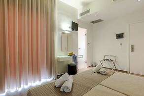 Atlantis City Hotel