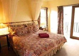 Mooltan House