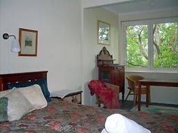Mooltan House