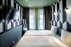 Hotel Tourist Inn