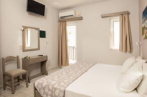 Niriis Hotel