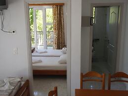 Niriis Hotel