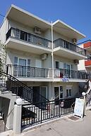 Niriis Hotel