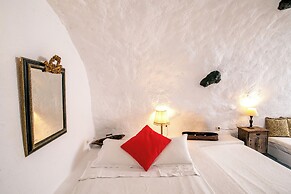 Alexander's Suites