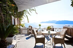 Alexander's Suites