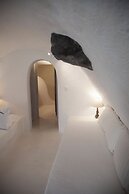 Alexander's Suites
