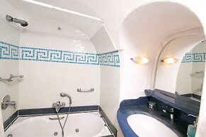 Alexander's Suites