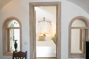 Alexander's Suites