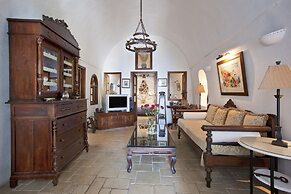 Alexander's Suites