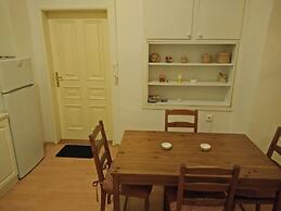Apartments Tynska 7