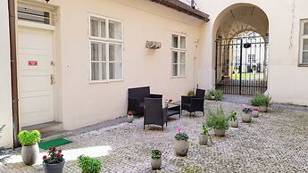 Apartments Tynska 7