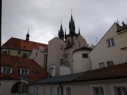 Apartments Tynska 7