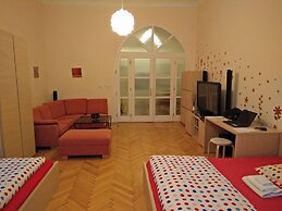 Apartments Tynska 7