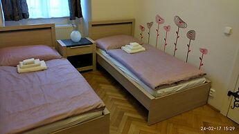 Apartments Tynska 7