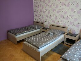 Apartments Tynska 7
