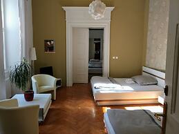 Apartments Tynska 7