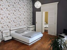 Apartments Tynska 7