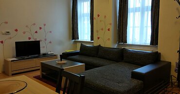 Apartments Tynska 7