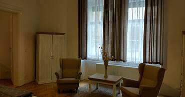 Apartments Tynska 7