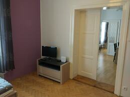 Apartments Tynska 7