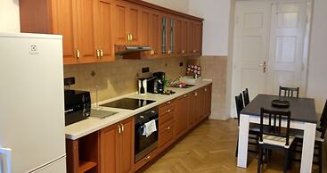 Apartments Tynska 7