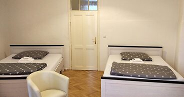 Apartments Tynska 7