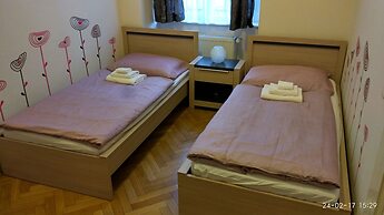 Apartments Tynska 7