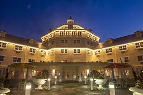 Cedar Point's Hotel Breakers