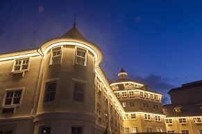 Cedar Point's Hotel Breakers