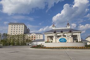 Cedar Point's Hotel Breakers