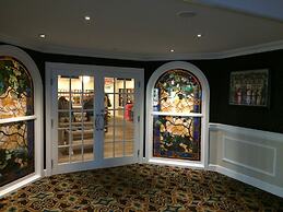 Cedar Point's Hotel Breakers