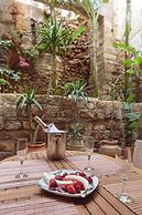 Kasteli Suites