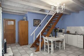 Kasteli Suites