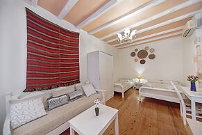 Kasteli Suites