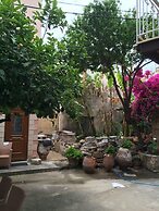 Kasteli Suites
