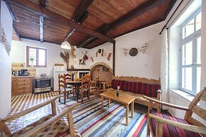 Kasteli Suites