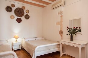 Kasteli Suites