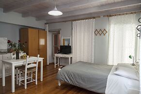 Kasteli Suites