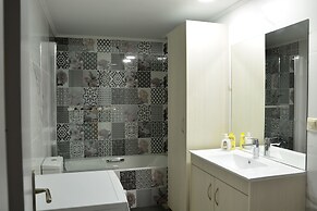 Kasteli Suites