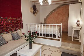 Kasteli Suites