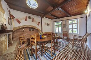 Kasteli Suites
