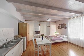 Kasteli Suites